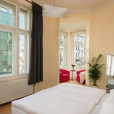 Old Town Apartman *