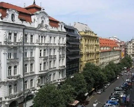 Old Town Apartman *
